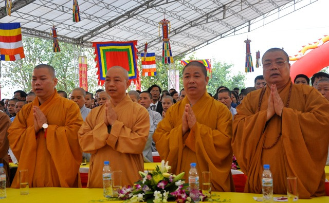Lễ cầu nguyện cho quốc thái dân an, mọi người có cuộc sống an lành, hạnh phúc trong buổi khai hội.
