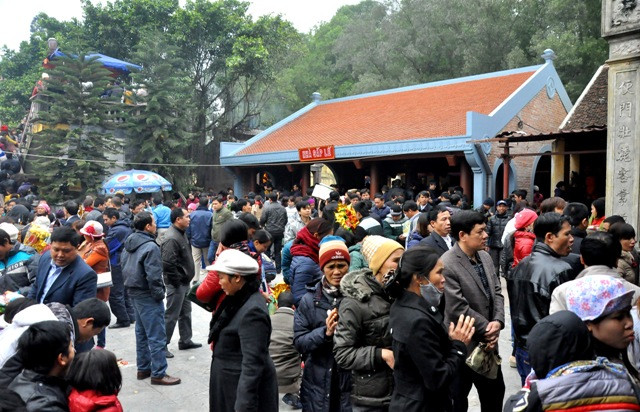 Khu vực nhà thắp lễ ở đền Bà Chúa Kho… Khu vực nhà thắp lễ ở đền Bà Chúa Kho…