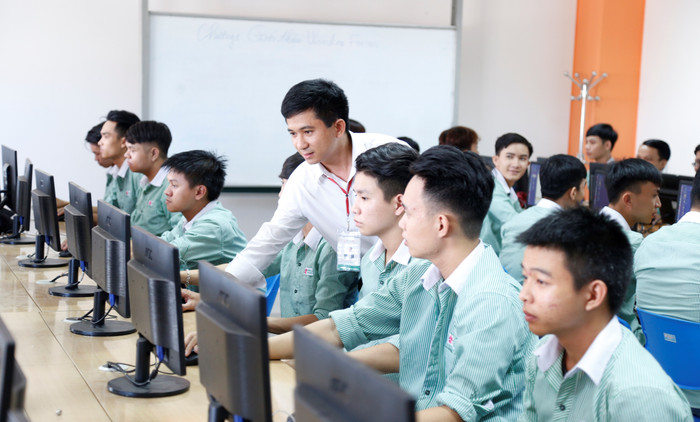 Nhiều trường Đại học ở khu vực miền Trung thông báo cho sinh viên được nghỉ học thêm một tuần và có thể học qua online. Ảnh: AN Nhiều trường Đại học ở khu vực miền Trung thông báo cho sinh viên được nghỉ học thêm một tuần và có thể học qua online. Ảnh: AN