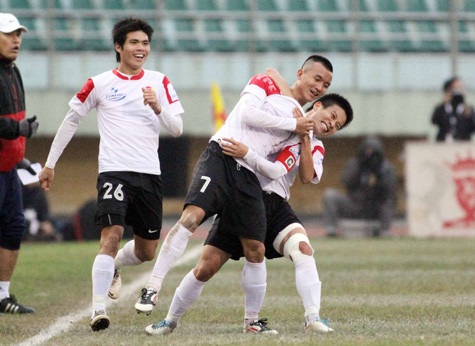 Super League đang hấp dẫn dần lên. Super League đang hấp dẫn dần lên.