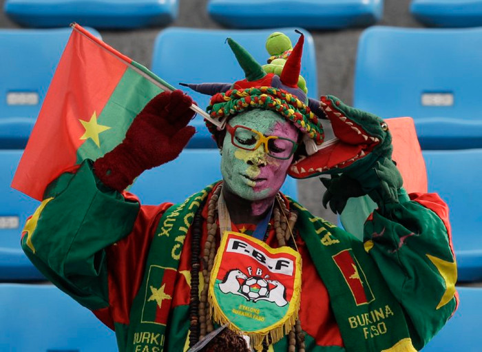 Các CĐV châu Phi chắc chắn là những fan hâm mộ cuồng nhiệt nhất thế giới. Các CĐV châu Phi chắc chắn là những fan hâm mộ cuồng nhiệt nhất thế giới.