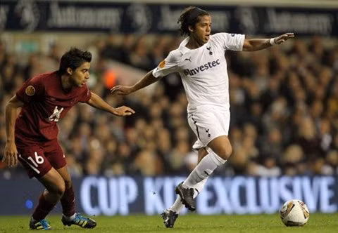 HLV Tottenham, Harry Redknapp tiết lộ rằng, Giovani không nằm trong kế hoạch của mình trong thời gian tới. Vì thế, rất có thể điểm đến tiếp theo của tiền đạo người Mexico là giải La Liga.