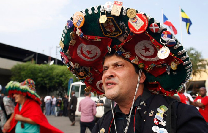 Đây không chỉ là ngày hội bóng đá mà là cơ hội để các CĐV hóa trang từ nhiều màu sắc rực rỡ… Đây không chỉ là ngày hội bóng đá mà là cơ hội để các CĐV hóa trang từ nhiều màu sắc rực rỡ…