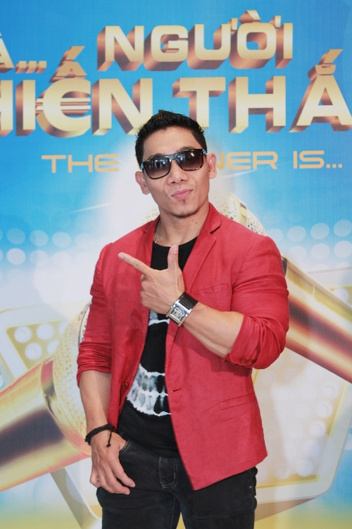 Lực sĩ Phạm Văn Mách