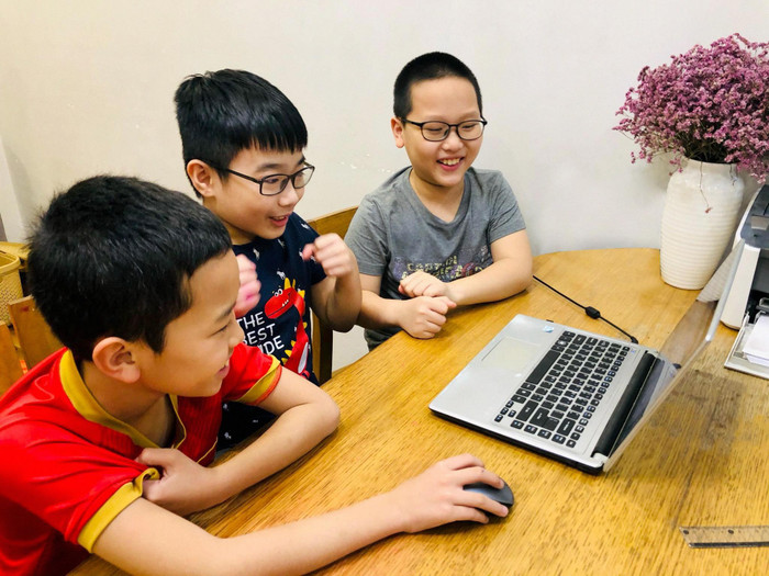 Chung tay chống dịch, iSMART tài trợ hơn 37 tỷ đồng học bổng cho học sinh toàn quốc Chung tay chống dịch, iSMART tài trợ hơn 37 tỷ đồng học bổng cho học sinh toàn quốc