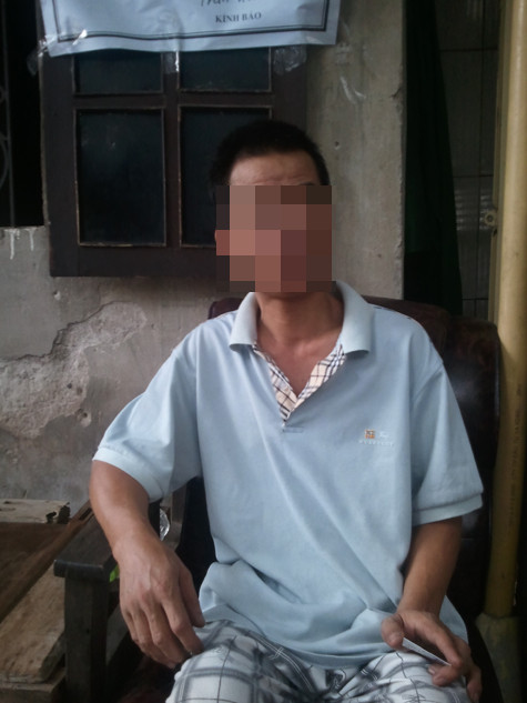 Anh Tùng - nhân chứng vụ việc đã bị một số đối tượng dọa cắt gân nếu kể lại chuyện. Anh Tùng - nhân chứng vụ việc đã bị một số đối tượng dọa cắt gân nếu kể lại chuyện.