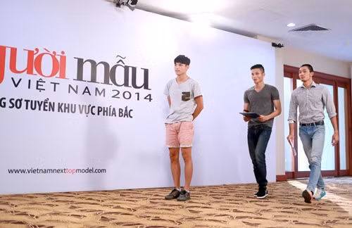 Thí sinh Lý Quách Tú - người bị Xuân Lan ném hồ sơ.