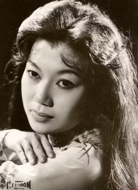 Nhan sắc làm Bùi Giáng "xiêu lòng"