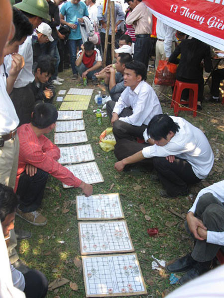 Cờ bạc trá hình dưới những ván cờ thế.