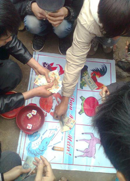 Đánh bạc dưới hình thức cua, cá.