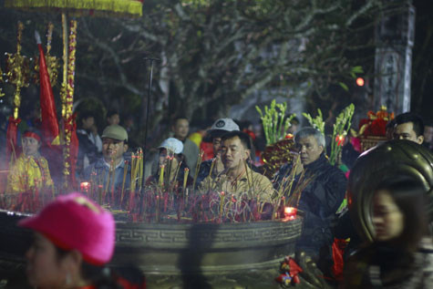 Những lời cầu chúc cho sự bình an, thịnh vượng trong cảnh yên ả, thông thoáng.