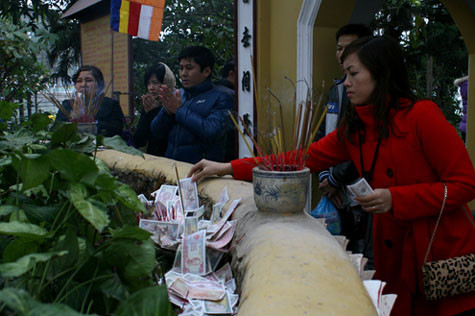 Bất cứ đâu ở Phủ Tây Hồ (Hà Nội) cũng có thể là chỗ đặt tiền lẻ. Bất cứ đâu ở Phủ Tây Hồ (Hà Nội) cũng có thể là chỗ đặt tiền lẻ.