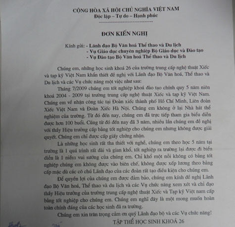 Đơn kiến nghị của tập thể khóa 26 trường trung cấp nghệ thuật Xiếc và tạp kỹ Việt Nam. Đơn kiến nghị của tập thể khóa 26 trường trung cấp nghệ thuật Xiếc và tạp kỹ Việt Nam.