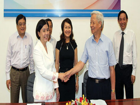 Ông Trần Xuân Giá trong lần xuất hiện mới đây với vai trò là Chủ tịch HĐQT ACB (Ảnh: Thanh niên). Ông Trần Xuân Giá trong lần xuất hiện mới đây với vai trò là Chủ tịch HĐQT ACB (Ảnh: Thanh niên).