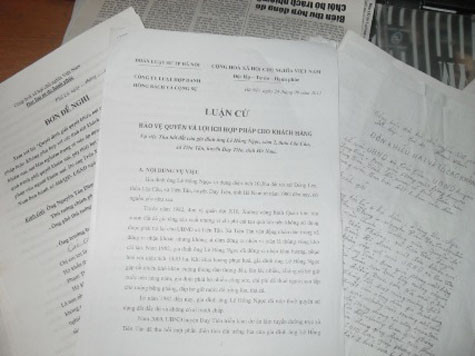 Ông Ngọc đã gửi đơn thư lên các cấp chính quyền suốt 3 năm qua (ảnh: Dothi.net) Ông Ngọc đã gửi đơn thư lên các cấp chính quyền suốt 3 năm qua (ảnh: Dothi.net)