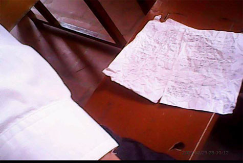 Tờ bài giải thi tại hội đồng Đồi Ngô (ảnh cắt từ clip) Tờ bài giải thi tại hội đồng Đồi Ngô (ảnh cắt từ clip)