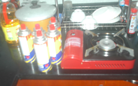 Hệ thống gas chung không vận hành, nhiều hộ dân đã phải chuyển sang sử dụng các bếp gas mini tốn kém và không an toàn. Hệ thống gas chung không vận hành, nhiều hộ dân đã phải chuyển sang sử dụng các bếp gas mini tốn kém và không an toàn.