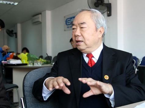 Dù tuổi cao, bận nhiều việc, nhưng ông Vũ Mão, nguyên Chủ nhiệm VP Quốc hội vẫn rất tâm huyết và đã nhiều lần lên tiếng khẳng định quyết định sai trái của huyện Tiên Lãng, Hải Phòng. Trong cuộc giao lưu trực tuyến tại báo GDVN, ông Mão từng khẳng định: "Chủ tịch UBND huyện Tiên Lãng không đủ trình độ lãnh đạo"