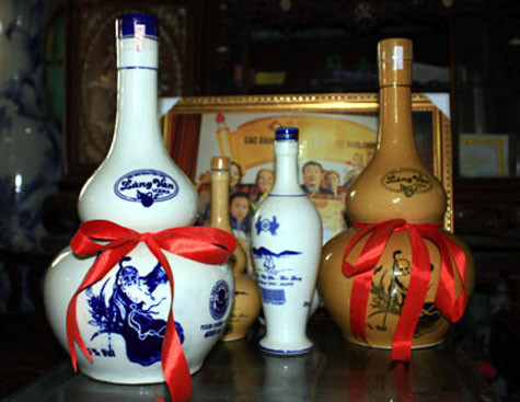 Rượu làng Vân nức tiếng xa gần, từng được chọn là 1 trong 4 loại rượu quí để dâng tiến vua.