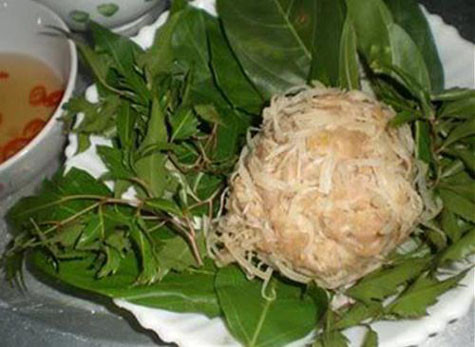 Nem nắm Giao Thủy (Nam Định) nổi tiếng từ thời nhà Trần. Tương truyền rằng, khi các vua Trần chọn phủ Thiên Trường làm nơi ngự, các làng nghề đã được hình thành. Món nem nắm Giao Thủy cũng được xem là đặc sản dâng vua thời đó.