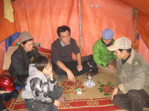 Các nhân chứng đều xác nhận việc chứng kiến từ đầu đến cuối lãnh đạo xã chỉ đạo việc phá nhà ông Vươn. Các nhân chứng đều xác nhận việc chứng kiến từ đầu đến cuối lãnh đạo xã chỉ đạo việc phá nhà ông Vươn.