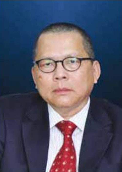 Ông Đàm Văn Tuấn, Phó TGĐ ngân hàng ACB. Ông giảng dạy ngoại ngữ trước khi tham gia vào Ngân hàng năm 1994. Ông từng ở các cương vị phó giám đốc chi nhánh, giám đốc chi nhánh, Trưởng phòng Quan hệ quốc tế, Giám đốc Khối phát triển kinh doanh, và Trưởng Ban Chiến lược. Ông được bổ nhiệm làm Phó Tổng giám đốc năm 2001. Hiện nay, ông là Giám đốc Văn phòng Hội đồng quản trị. Ông Đàm Văn Tuấn, Phó TGĐ ngân hàng ACB. Ông giảng dạy ngoại ngữ trước khi tham gia vào Ngân hàng năm 1994. Ông từng ở các cương vị phó giám đốc chi nhánh, giám đốc chi nhánh, Trưởng phòng Quan hệ quốc tế, Giám đốc Khối phát triển kinh doanh, và Trưởng Ban Chiến lược. Ông được bổ nhiệm làm Phó Tổng giám đốc năm 2001. Hiện nay, ông là Giám đốc Văn phòng Hội đồng quản trị.