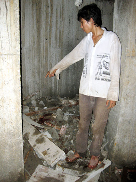 Khoảng 8h30 sáng nay 25/3/2009, một vụ tai nạn sập giàn giáo từ độ cao 20m đã xảy ra tại công trường xây dựng tòa nhà Xuân Thủy Tower (173 đường Xuân Thủy, quận Cầu Giấy) làm 2 công nhân chết và bị thương.