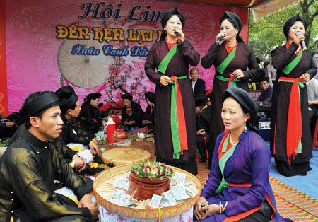 Những liền chị trong cau hát quan họ. Những liền chị trong cau hát quan họ.