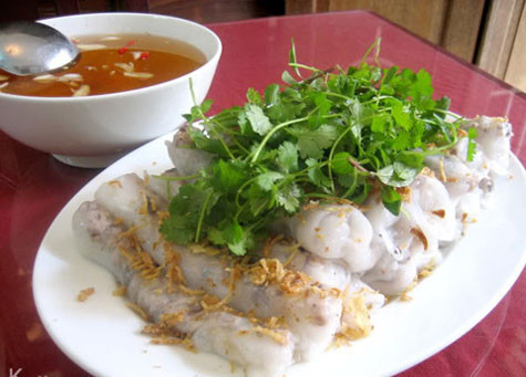 Bánh cuốn làng Kênh, nằm ở phía Bắc thành phố Nam Định, thuộc xã Lộc Vượng, ngoại thành Nam Định từng là một món ăn được dâng lên các vua Trần.