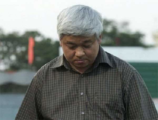 Ông Nguyễn Đức Kiên, người vừa bị bắt và khởi tố tội "lừa đảo", từng là Phó chủ tịch Hội đồng sáng lập. Ông Kiên từng là Phó chủ tịch HĐQT từ năm 1994 - 2008. Từ năm 2004 - 2006, ông này là CEO của ACB. Sau đó là Chủ tịch Hội đồng đầu tư ACB, Chủ tịch Hội đồng quản trị kiêm Tổng giảm đốc Công ty Cổ phần Tập đoàn Tài chính Á Châu. Ông Nguyễn Đức Kiên, người vừa bị bắt và khởi tố tội "lừa đảo", từng là Phó chủ tịch Hội đồng sáng lập. Ông Kiên từng là Phó chủ tịch HĐQT từ năm 1994 - 2008. Từ năm 2004 - 2006, ông này là CEO của ACB. Sau đó là Chủ tịch Hội đồng đầu tư ACB, Chủ tịch Hội đồng quản trị kiêm Tổng giảm đốc Công ty Cổ phần Tập đoàn Tài chính Á Châu.