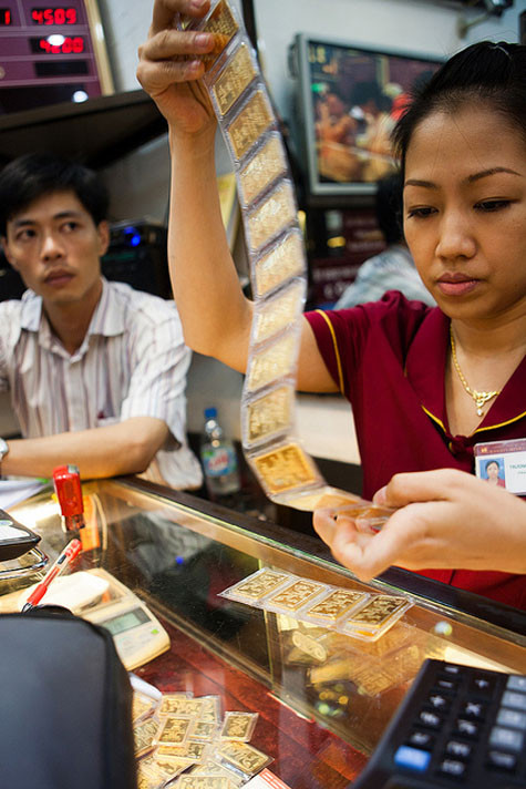 Giá vàng xuống 44,8 triệu đồng. (ảnh: lao động). Giá vàng xuống 44,8 triệu đồng. (ảnh: lao động).