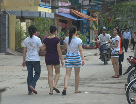 Cùng sánh bước. Cùng sánh bước.