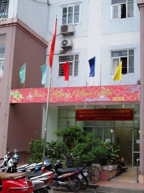 Chung cư nhà N2F, Trung Hòa Nhân Chính trông khí thế như đón tết. Chung cư nhà N2F, Trung Hòa Nhân Chính trông khí thế như đón tết.
