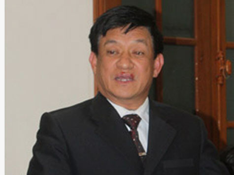 Liên quan đến ngôi nhà vị phá của ông Vươn, tại họp báo tối 12-1, ông Chủ tịch UBND huyện Tiên Lãng Lê Văn Hiền nói, lực lượng cưỡng chế đập phá ngôi nhà của gia đình ông Vươn vì là nơi ẩn nấp của những kẻ chống trả lực lượng chức năng Liên quan đến ngôi nhà vị phá của ông Vươn, tại họp báo tối 12-1, ông Chủ tịch UBND huyện Tiên Lãng Lê Văn Hiền nói, lực lượng cưỡng chế đập phá ngôi nhà của gia đình ông Vươn vì là nơi ẩn nấp của những kẻ chống trả lực lượng chức năng