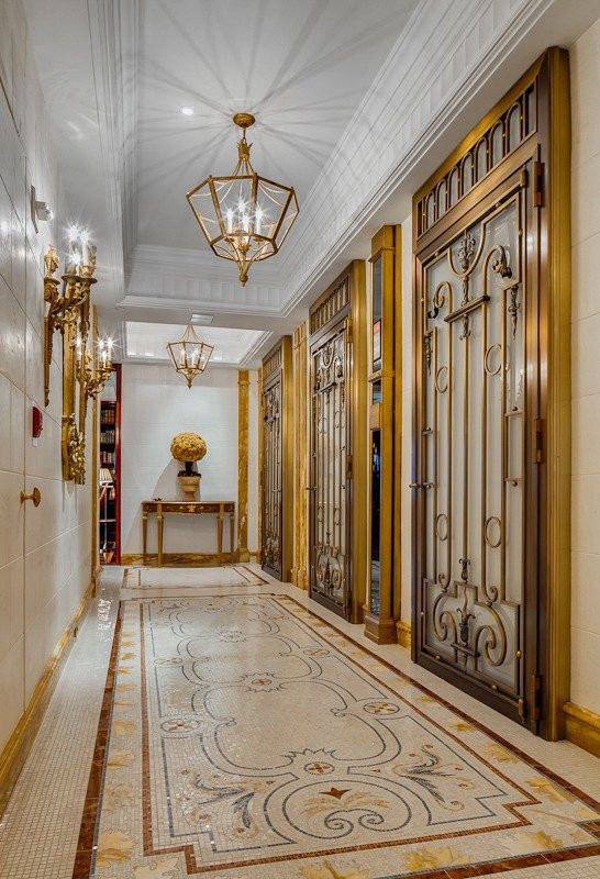 Căn hộ nằm trên tầng 18 của tòa nhà Sherry Netherland ở Newyork đang được rao bán với giá 95 triệu USD. Căn hộ có diện tích hơn 600m2 với 7 phòng ngủ và 8 phòng tắm Căn hộ nằm trên tầng 18 của tòa nhà Sherry Netherland ở Newyork đang được rao bán với giá 95 triệu USD. Căn hộ có diện tích hơn 600m2 với 7 phòng ngủ và 8 phòng tắm