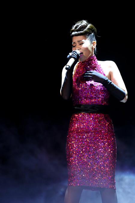 Thu Minh sexy, Khánh Thi nóng bỏng trên sân khấu "Bài hát yêu thích" ảnh 4