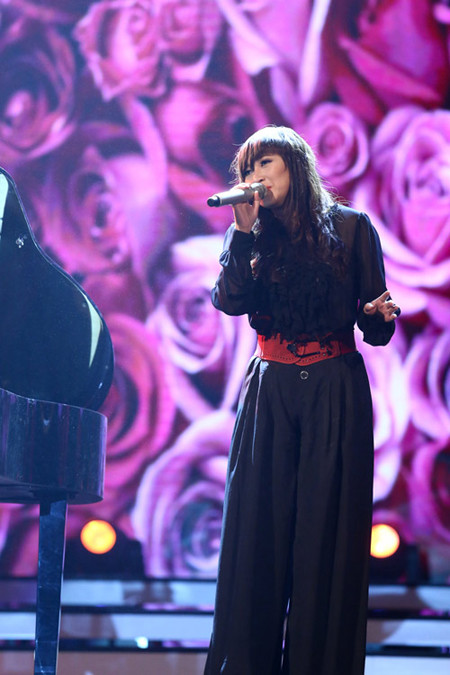 Thu Minh sexy, Khánh Thi nóng bỏng trên sân khấu "Bài hát yêu thích" ảnh 6