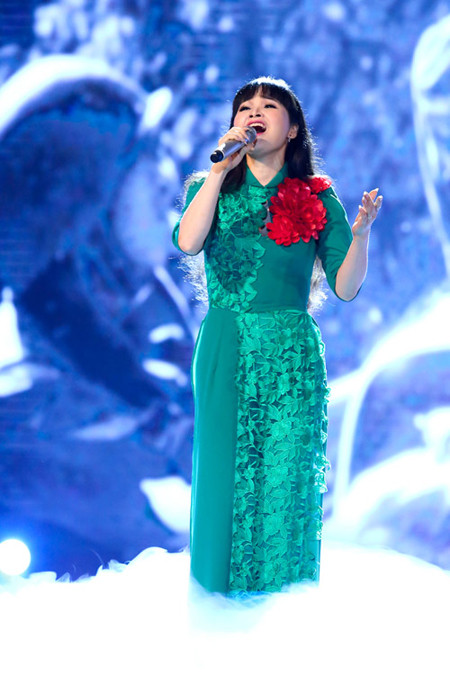 Thu Minh sexy, Khánh Thi nóng bỏng trên sân khấu "Bài hát yêu thích" ảnh 13