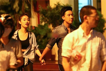 Chiêu trò 'khoe' người yêu hot girl siêu dễ thương của MC Trấn Thành ảnh 5 Chiêu trò 'khoe' người yêu hot girl siêu dễ thương của MC Trấn Thành ảnh 5