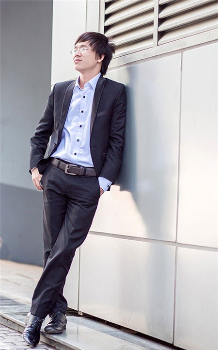 Chàng luật sư tập sự sinh năm 1986 này còn phải đi thi ba lần mới đậu đại học và từng trải qua những nghề “mạt hạng” nhất để kiếm tiền... Chàng luật sư tập sự sinh năm 1986 này còn phải đi thi ba lần mới đậu đại học và từng trải qua những nghề “mạt hạng” nhất để kiếm tiền...