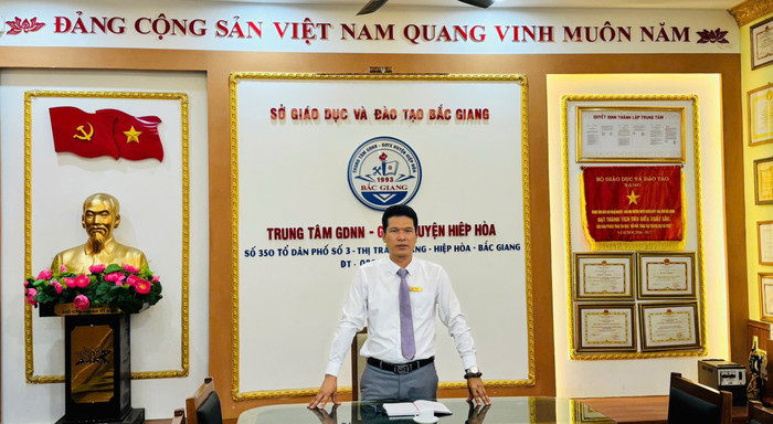 Thầy Nguyễn Văn Công - Giám đốc Trung tâm Giáo dục nghề nghiệp - Giáo dục thường xuyên huyện Hiệp Hòa, tỉnh Bắc Giang. Ảnh_ NVCC (1).JPG