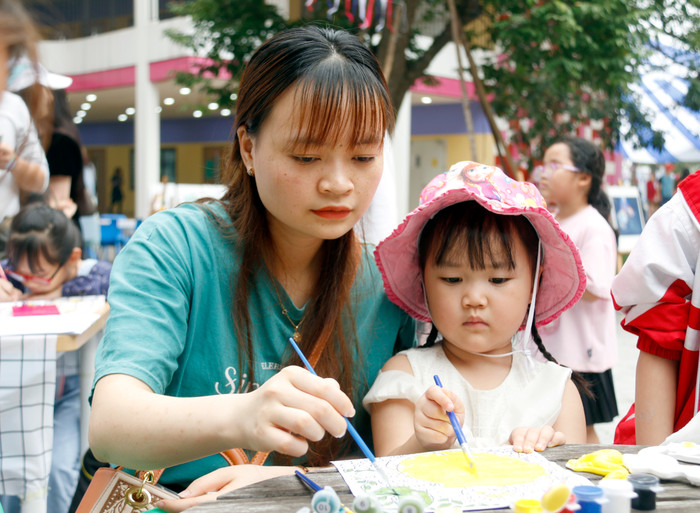 Một không gian lý tưởng cho gia đình vào cuối tuần. GDVN_me va be.jpg