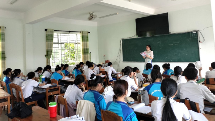 Một buổi ôn tập tại Trường Trung học phổ thông Thới Lai. Ảnh: NTC. TL.jpg