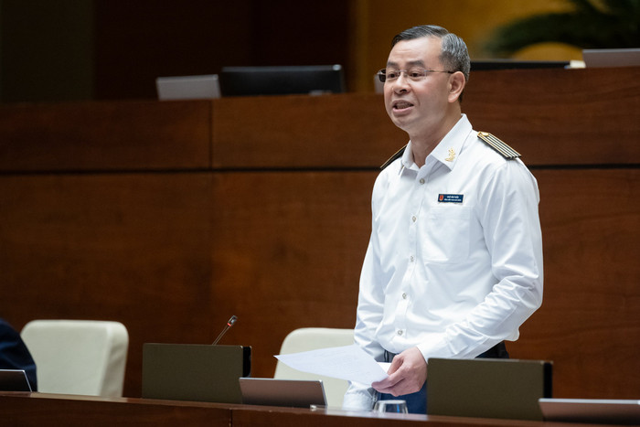 Tổng Kiểm toán nhà nước Ngô Văn Tuấn trả lời chất vấn. Ảnh: quochoi.vn. Ngô Văn Tuân.jpg