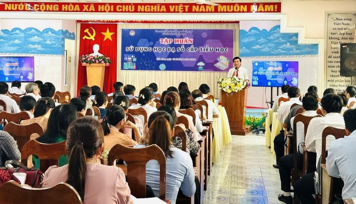 Sở Giáo dục và Đào tạo thành phố Cần Thơ tổ chức tập huấn sử dụng học bạ số cấp tiểu học cho cán bộ quản lý, giáo viên trên địa bàn thành phố. Ảnh: NVCC. z5698263541334_d4c17ed6eafa4a165f931e5d8b150da2.jpg
