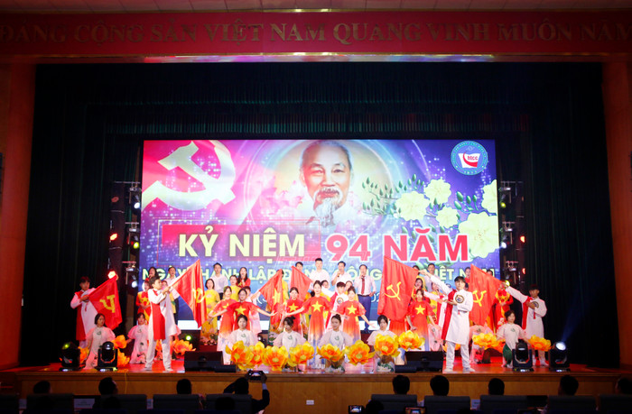 Tiết mục của Trường Cao đẳng Cộng đồng Hà Tây. Tiết mục của Trường Cao đẳng Cộng đồng Hà Tây.