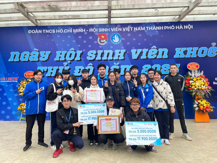 Sinh viên Trường Đại học Mỏ - Địa chất tích cực tham gia Ngày hội Sinh viên khỏe Thủ đô 2023. Ảnh: NTCC. . Sinh viên HUMG tích cực tham gia Ngày hội Sinh viên khoẻ Thủ đô 2023.jpg