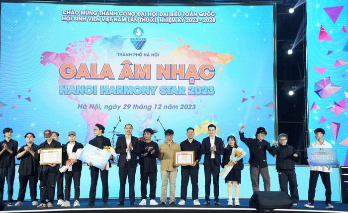 Sinh viên Trường Đại học Mỏ - Địa chất tích cực tham gia các hoạt động giao lưu, hội nhập quốc tế. Ảnh: NTCC. Sinh viên HUMG tích cực tham gia các hoạt động giao lưu, hội nhập quốc tế.jpg