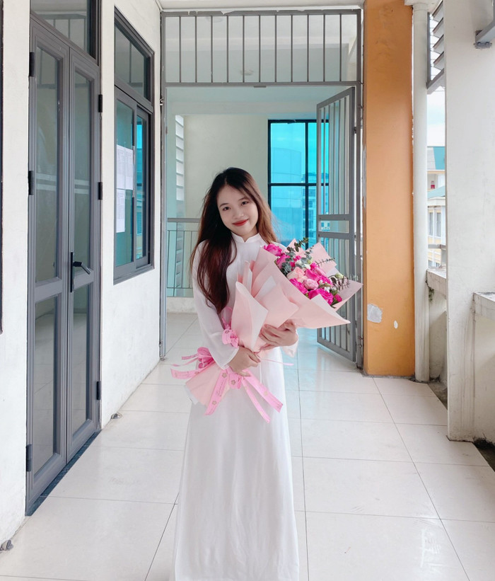 Nữ sinh Phan Thị Ngọc Ánh - sinh viên ngành Quản trị kinh doanh và ngành Kế toán (Khoa Kinh tế vận tải, Trường Đại học Công nghệ Giao thông vận tải). Ảnh: NVCC. z5604897694967_2ee2694b284f86f27a5577fbb3d2fd42.jpg