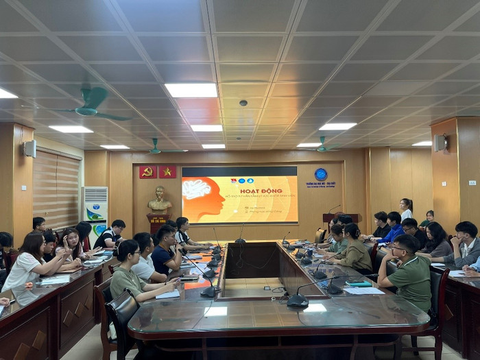 Hội Sinh viên trường tổ chức Workshop Tư vẫn sức khoẻ, tâm lý cho sinh viên. Ảnh: NTCC. . HSV Trường tổ chức Workshop Tư vẫn sức khoẻ, tâm lý cho sinh viên.jpg